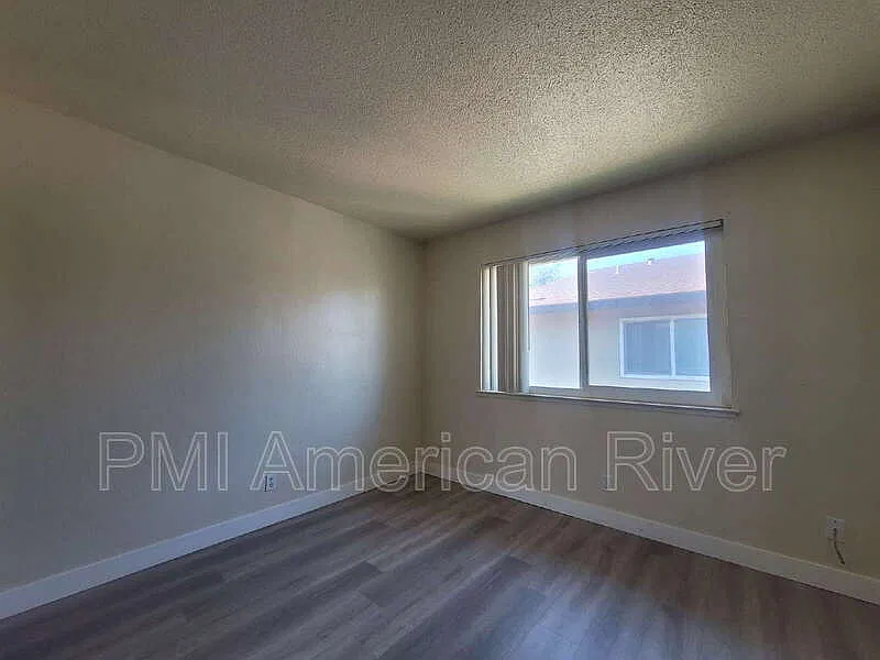 2 bed, 1.0 bath, 900 sqft, $1,450 — Photo 4