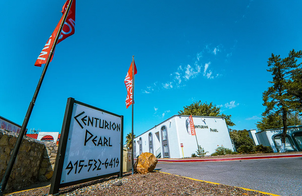 Building Photo - Centurion Pearl