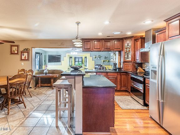 5th image of 3449 E Paradise Dr