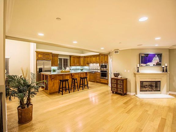 4th image of 596 1st St