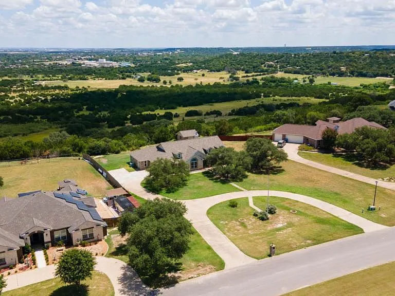 336 Skyline Dr — Photo 1
