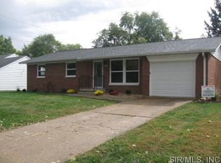 200 Primrose Ln, Fairview Heights, IL 62208