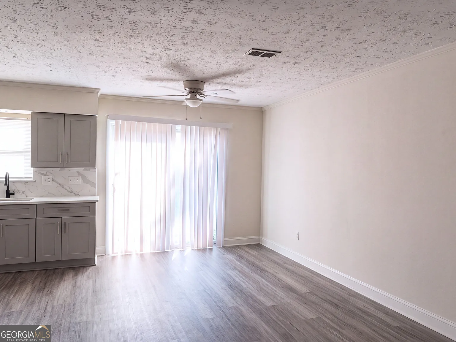 2 bed, 1.5 bath, 1224 sqft, $1,200 — Photo 4