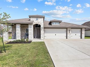 2094 Viva Rd, Bryan, TX 77807