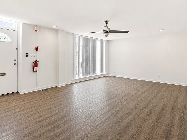 Penn Hall Apartments — Photo 27