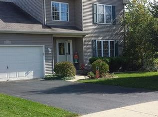 1521 Portage Ln, Woodstock, IL 60098