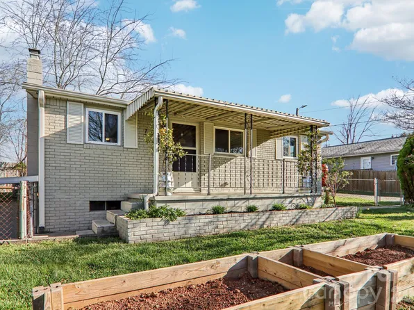 11 Huffman Rd, Asheville, NC 28806