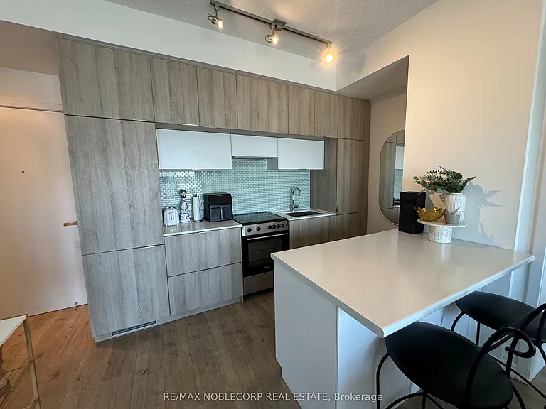 159 Dundas St E #2107 — Photo 5