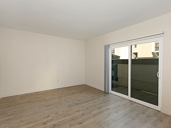 2nd image of 3422 Palm Ave Unit 8