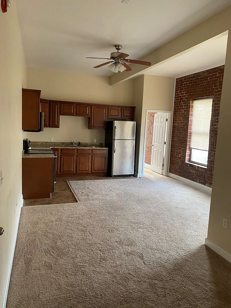 Downtown loft apartment, one bedroom one bath — Photo 1
