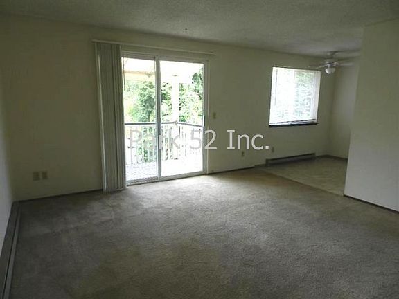 3rd image of 2305 S 74th St APT 11