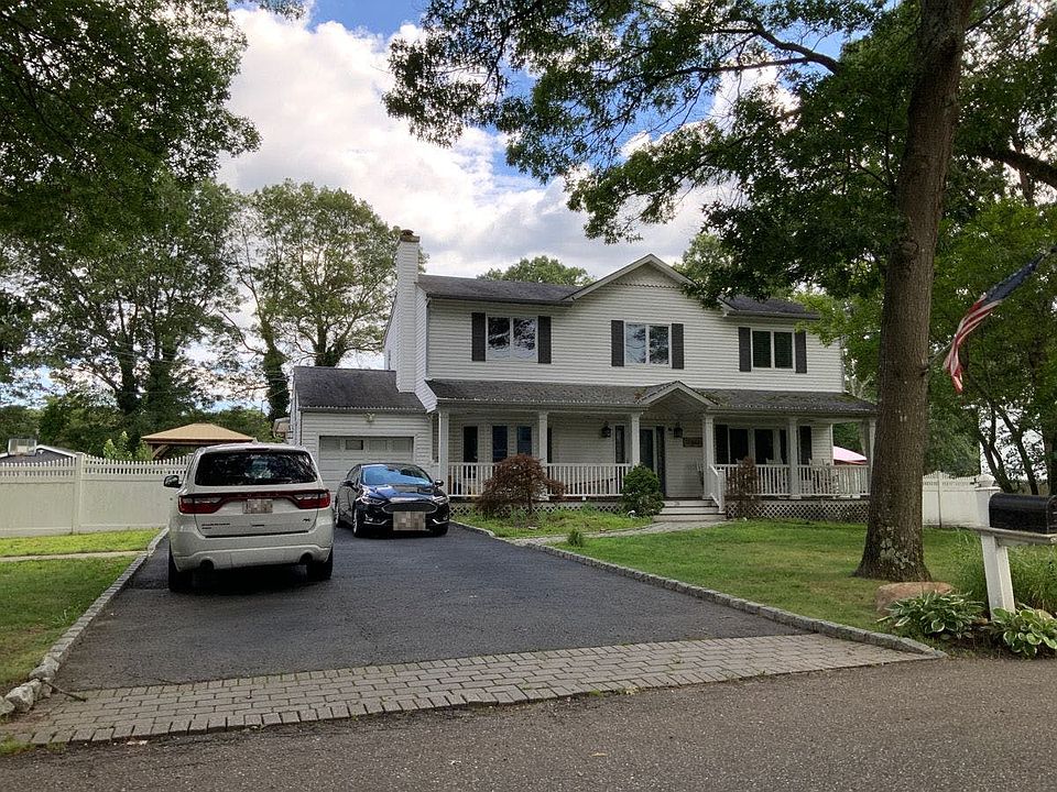1st image of 28 Robinson Ave