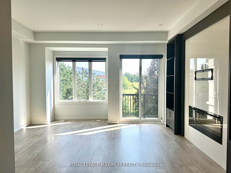 Oakville Townhouse for rent - 3 Bedrooms — photo 6