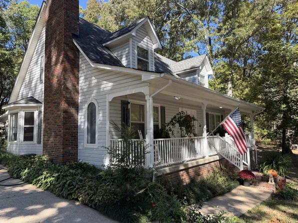 1051 Alex Dr, Lawrenceburg, TN 38464