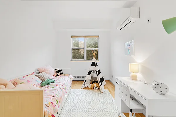 Sold by Corcoran | media 22