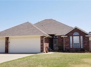 412 N Cherokee Way, Mustang, OK 73064