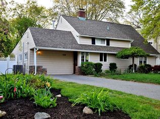 148 Willowood Dr, Wantagh, NY 11793