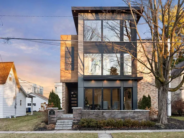 124 N Oak St, Traverse City, MI 49684