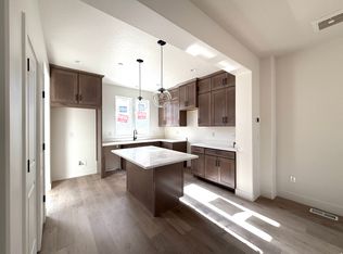 10978 S Lake Run Rd W #158, South Jordan, UT 84009