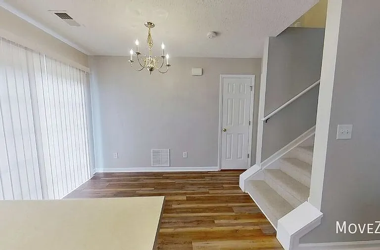 255 Luzelle Dr — Photo 17