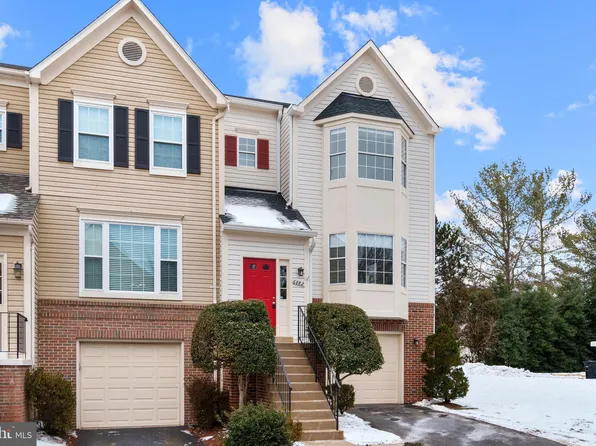 6882 Kerrywood Cir, Centreville, VA 20121