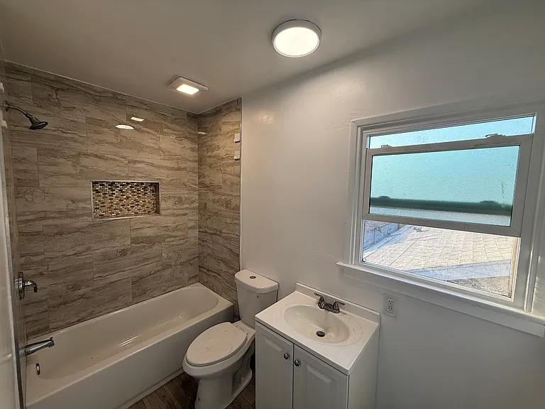 2561 Poplar Pl #1/2 — Photo 14