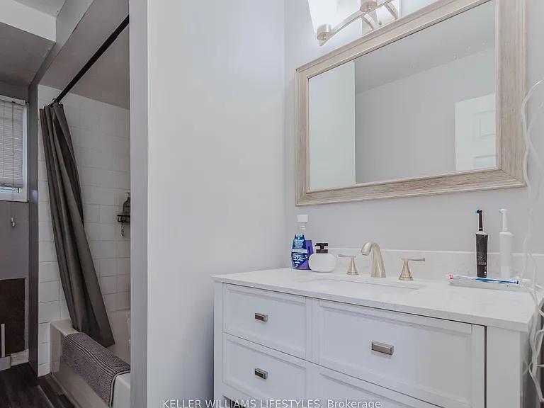 361 Vesta Rd #MAIN FLOOR — Photo 12