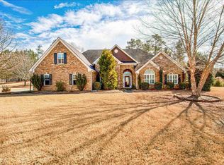 204 Maple Creek Dr, Newnan, GA