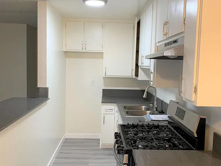 14100 Chadron Avenue — Photo 18