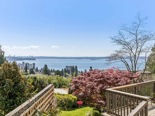 2440 Queens Ave, West Vancouver, BC V7V 2Y6