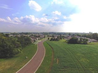 237 Dogwood Ln, Pekin, IL 61554