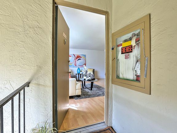 5th image of 410 Auburn Way APT 14