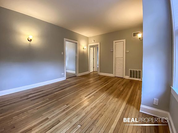 3rd image of 4036.5 N Ashland Ave #4036X-N1