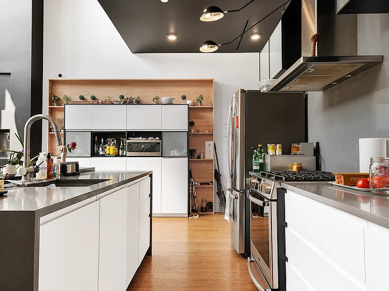 428 Van Brunt St #1 — Photo 8