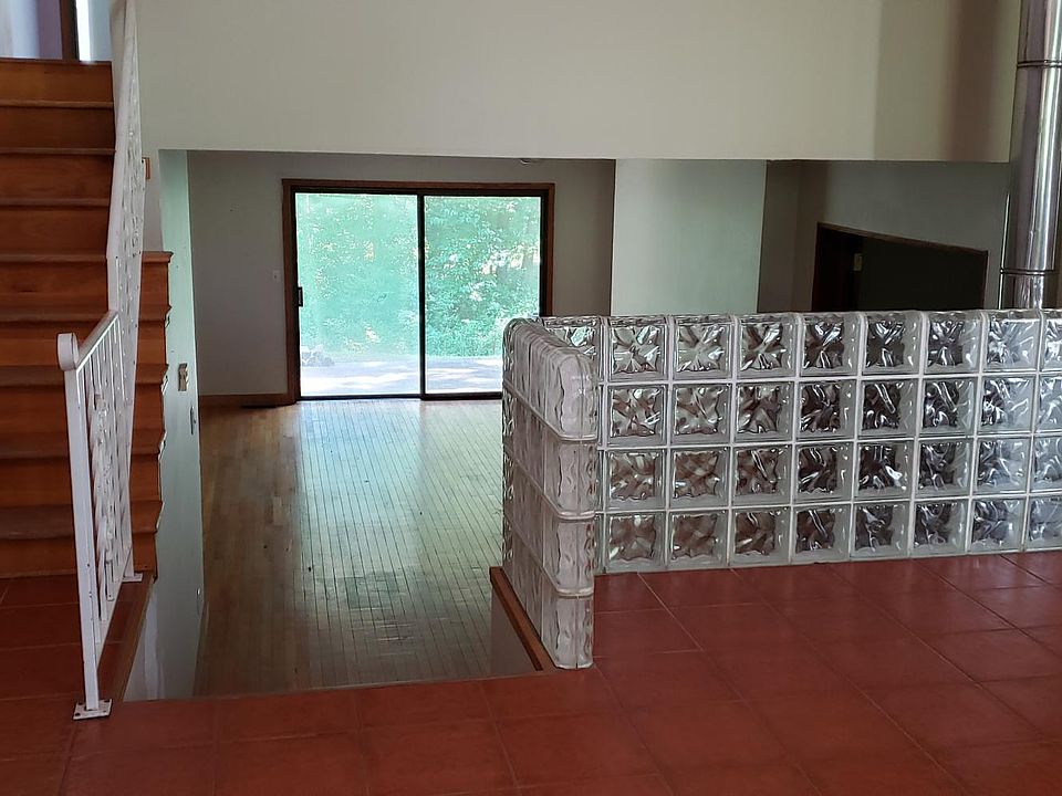 1st image of 5635 Glen Dr