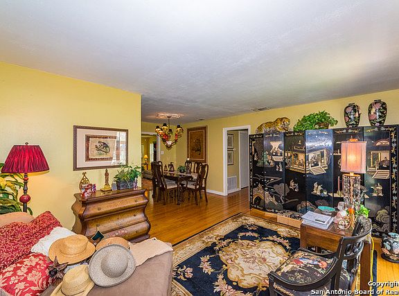 4th image of 523 Byrnes Dr