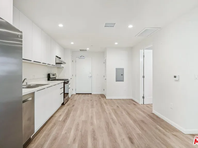 951 S Wilton Pl #204 — Photo 26