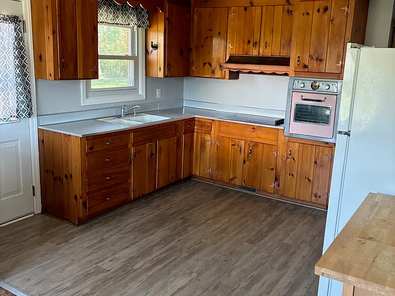 204 Pear Tree Rd — Photo 5