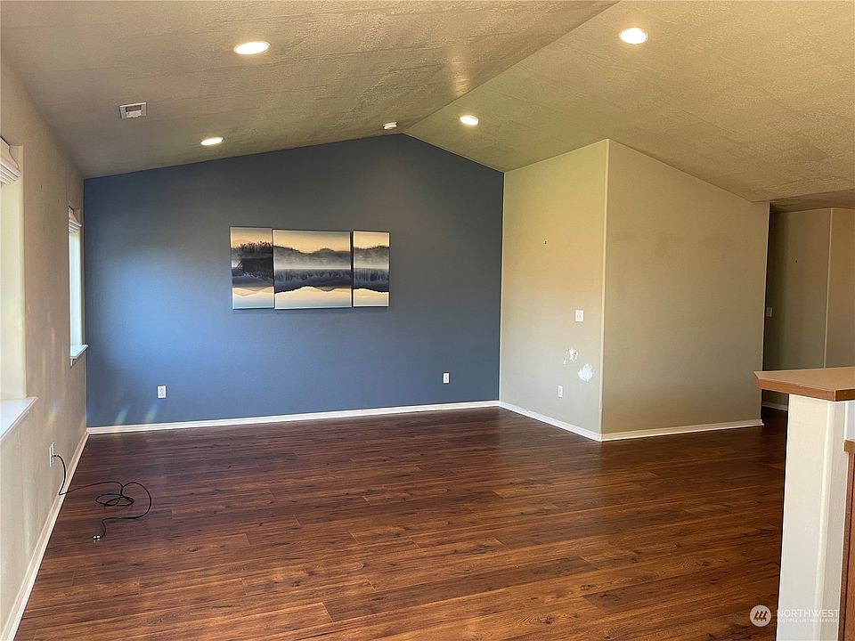 2nd image of 1400 E Deborah Street