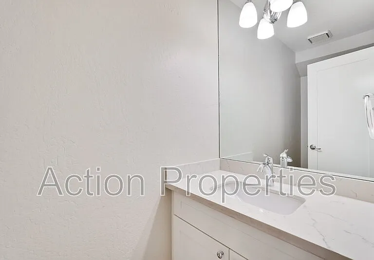 2091 San Luis Ave #8 — Photo 21