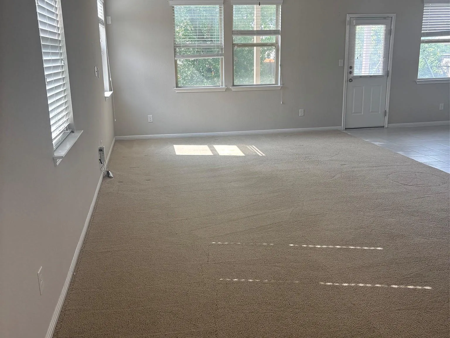 4 bed, 2.5 bath, 2253 sqft, $2,195 — Photo 2