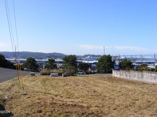 4902 SE Fogarty St, Newport, OR 97365
