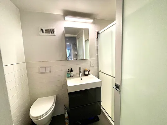 Rented by Evergreen Realty & Investments | media 10