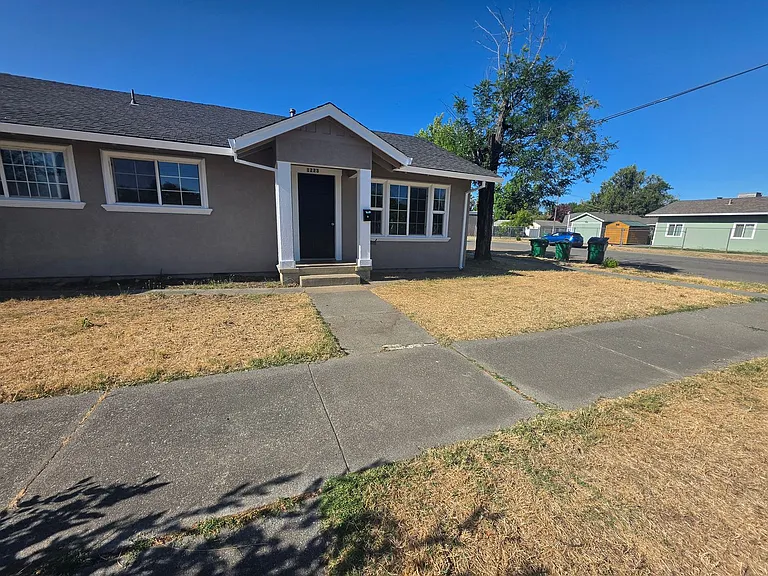 1223 Colusa St — Photo 2