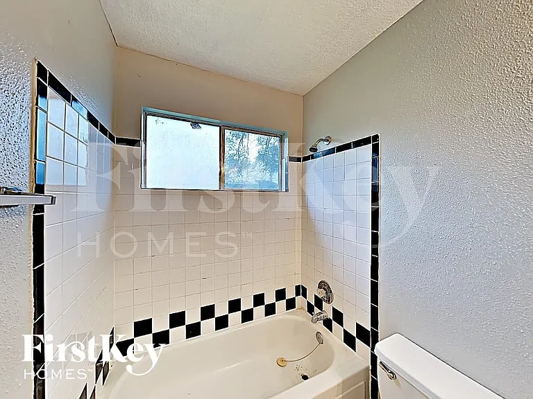 22914 Sherioaks Ln — Photo 11