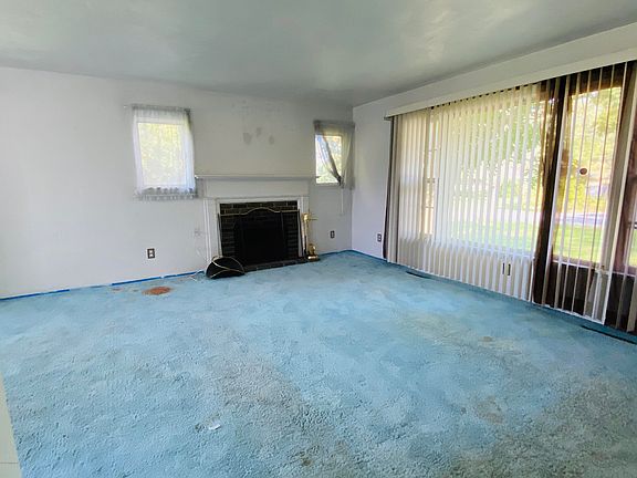 3rd image of 570 Lynwood Dr