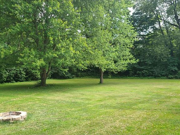4th image of 207 S Main St