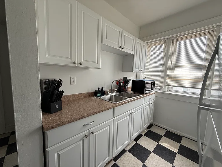 4909 Lansdowne Ave #2E — Photo 15