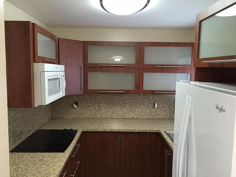 MODERN KITCHEN (a)