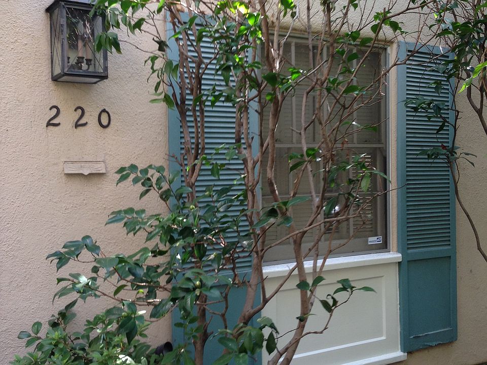 Dining Room Window (exterior)